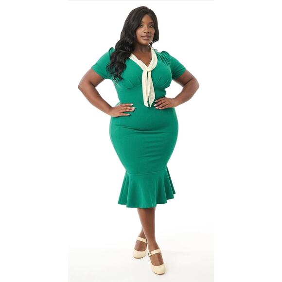Unique Vintage Forest Green Holloway Wiggle Dress 1X NWOT - Picture 1 of 7